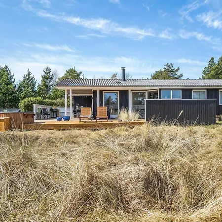 4 Bedroom Cozy In * Blåvand